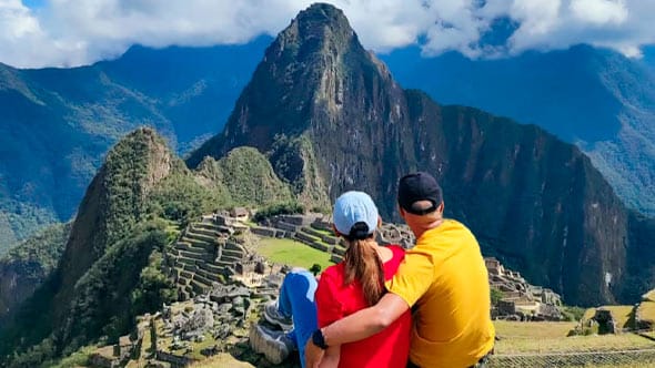 Machu Picchu in couple - Viajes Perú Trips
