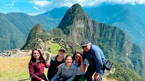 Machu Picchu in family - Viajes Perú Trips